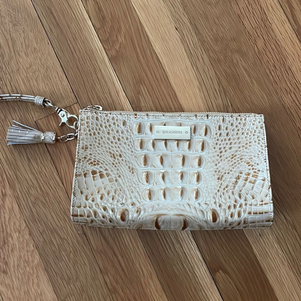 Brahmin wristlet brand new never used